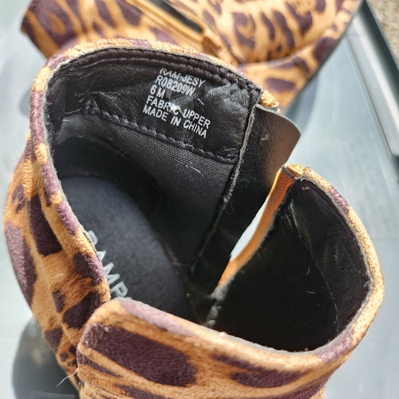Rampage leopard print wedge booties women's 6 - Picture 5 of 6